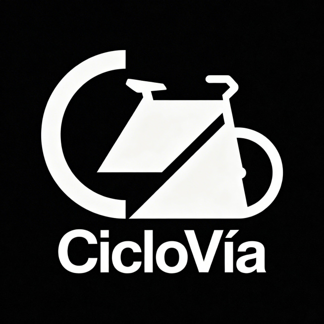 极简风格单车品牌Logo，品牌名CicloVía，全新设计，简约现代，用字母C结合单车轮廓，负空间设计，极简主义，几何构图，干净清晰，黑白单色，可识别性强预览效果
