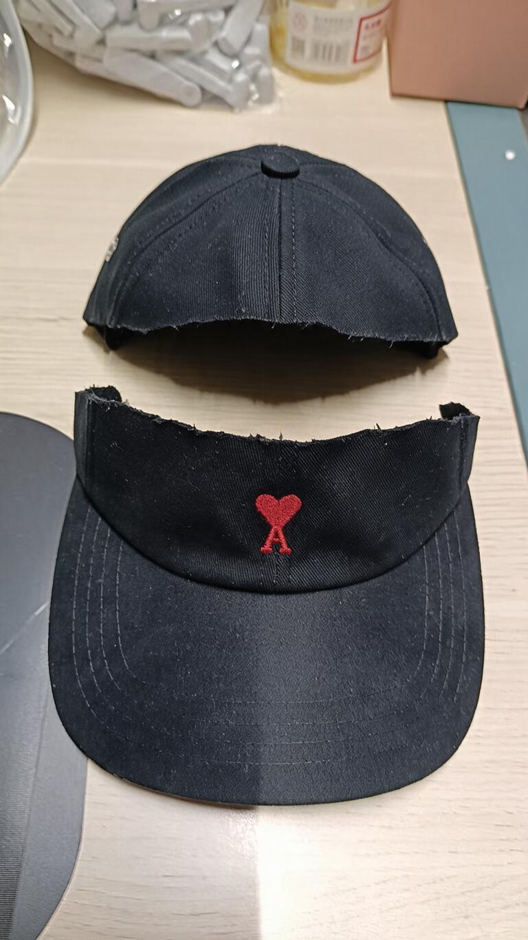 A black six-panel baseball cap… - 图片创意预览