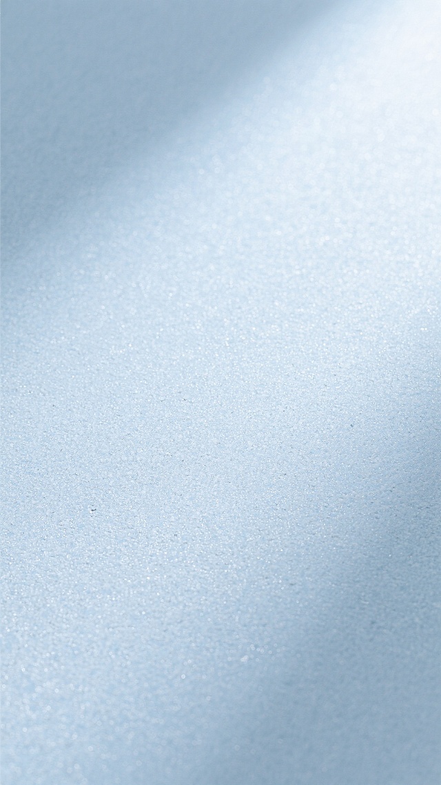 一张干净风格的纹理背景图，整体呈现柔和的灰蓝色调，表面具有细腻均匀的磨砂质感，带有轻微的颗粒感和自然的细微斑驳纹理，色调统一和谐，光线柔和均匀，无明显光源方向，营造出简洁、素雅、平静的氛围，适合作为背景使用。