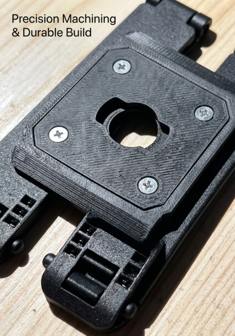 Detail close-up image of the new Double MOLLE Camera Mount. Magnify the MOLLE latch structure and th预览效果