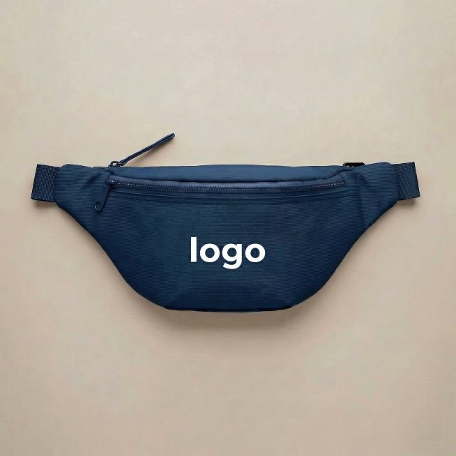 将图片腰包上的logo字样缩小，保持腰包本身和背景不变，整体风格保持一致预览效果