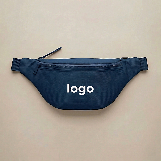 将图片腰包上的logo字样缩小，保持腰包本身和背景不变，整体风格保持一致