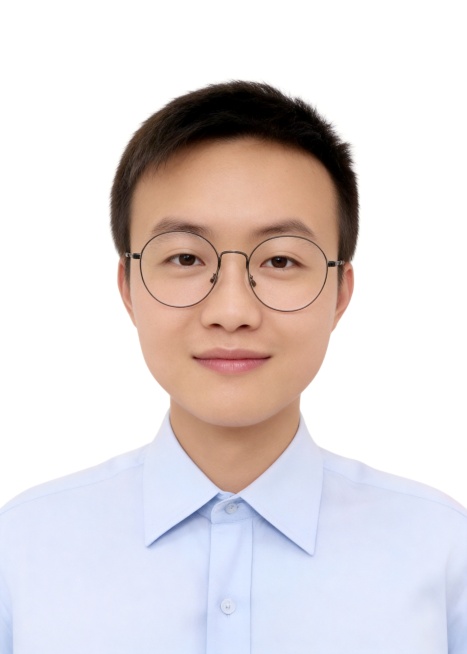 保留第一张图中人物发型､脸型､年龄特征生成标准样式纯正面证件照;人物主体严格居中,头部大小与位置严格对齐第二张图,双肩水平平衡,面部中轴线对齐画面中心,正视前方;标准证件照构图,人物绝对居中;头顶上方预览效果