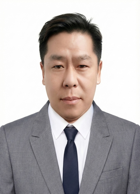 把图二的衣服换成类似图一的西装预览效果