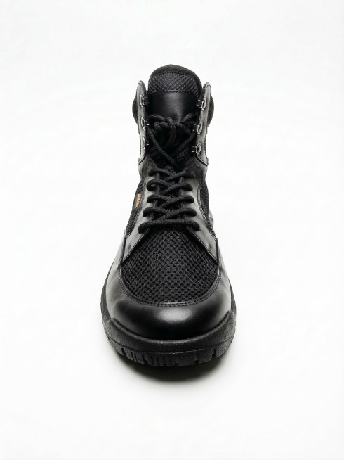 保持鞋子角度、材质和所有细节不变，将色调和曝光调整为和参考图保持一致，参考图亮度更高对比度更强，黑色更通透，保留纯白背景和自然阴影，不改变构图和产品结构，保留所有细节预览效果