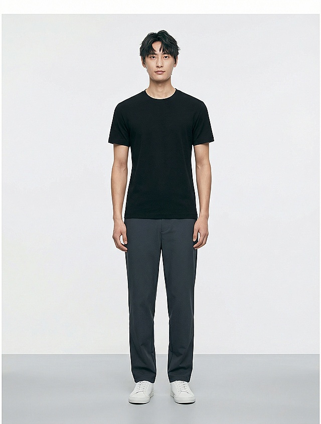 服装贴合：将白底图衣服穿到模特身上。衣服完全贴合模特身形，无违和感，保留白底图衣服原有版型 
场景：灰色地面与白色背景，光线自然，背景简洁
画质要求：写实，8k，高细节，对焦清晰，光线自然，无变形