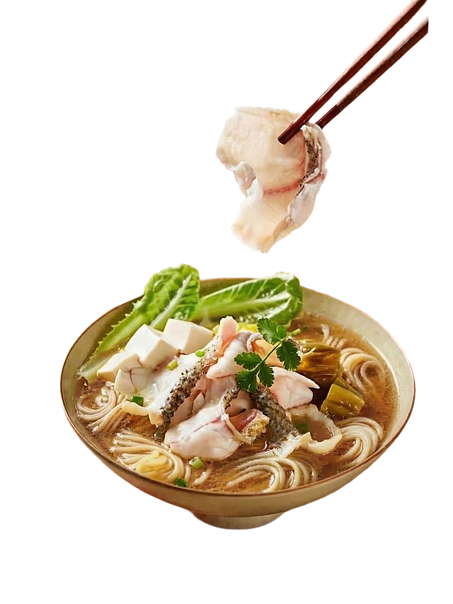 将汤底修改为菌汤口味，呈现清澈鲜香的浅褐色或奶白色，保留原画面所有食材、构图和餐具，保持真实写实的美食摄影风格