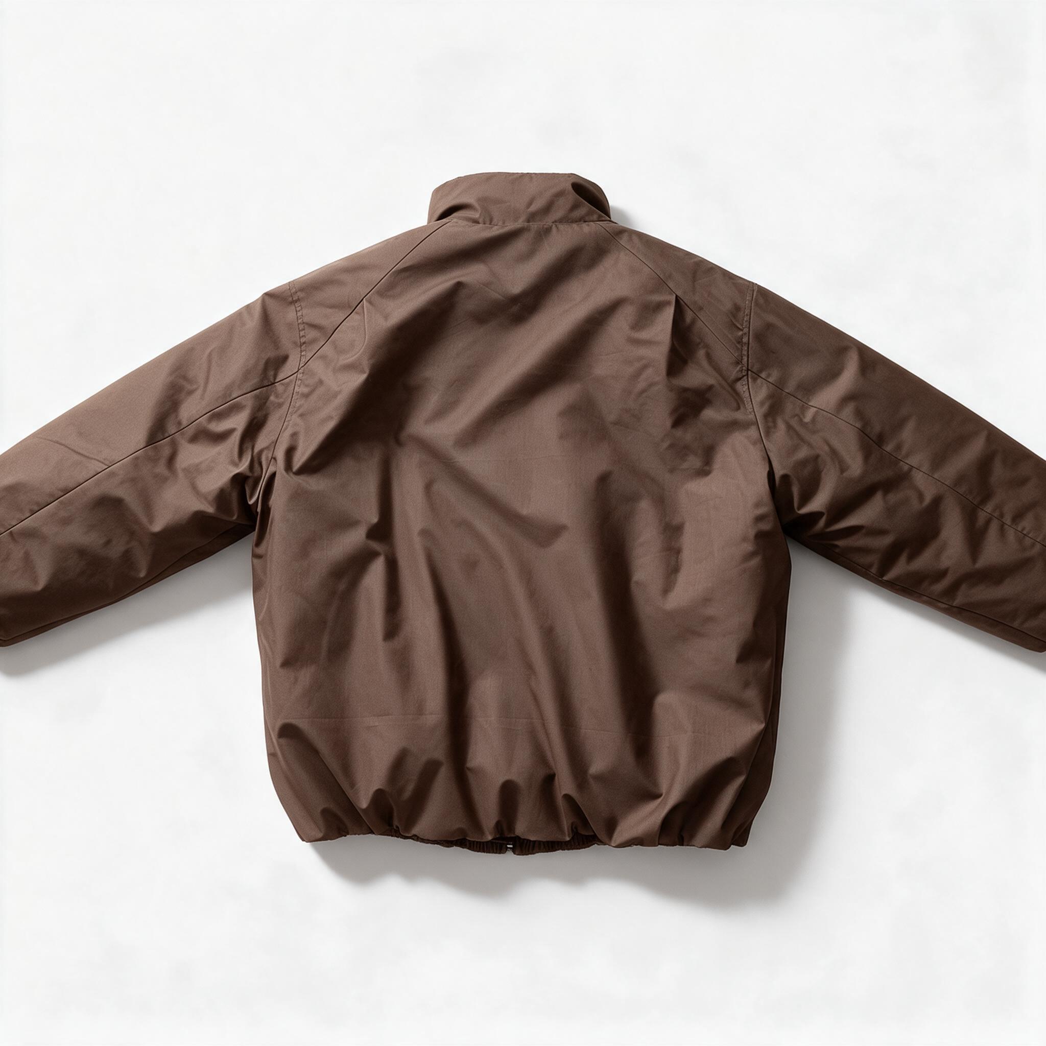 1:1纯白底商品图，背面平铺。焦糖棕色立领拉链棉服，背面朝上平… - 图片创意预览