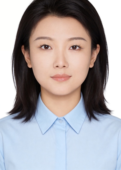 保留第一张图中人物发型、脸型、年龄特征生成标准样式纯正面证件照；人物主体严格居中，头部大小与位置严格对齐第二张图，双肩水平平衡，面部中轴线对齐画面中心，正视前方；标准证件照构图，人物绝对居中；头顶上方预览效果