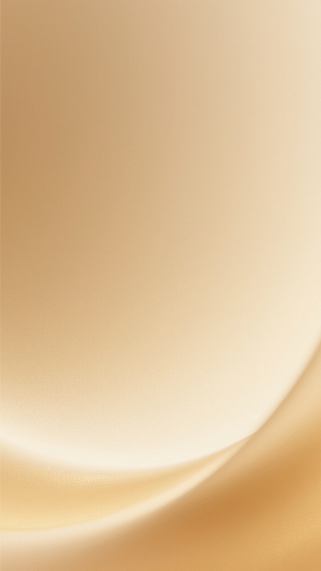 柔和的金色渐变背景，从温暖的浅香槟色过渡到明亮的米黄色，边缘呈现模糊的光晕效果，整体质感光滑细腻，如同丝绸般柔和的光泽，色调统一和谐，营造出温馨而优雅的氛围，背景简洁纯净，没有任何图案或文字元素，光线均匀分布，呈现出梦幻般的朦胧美感。