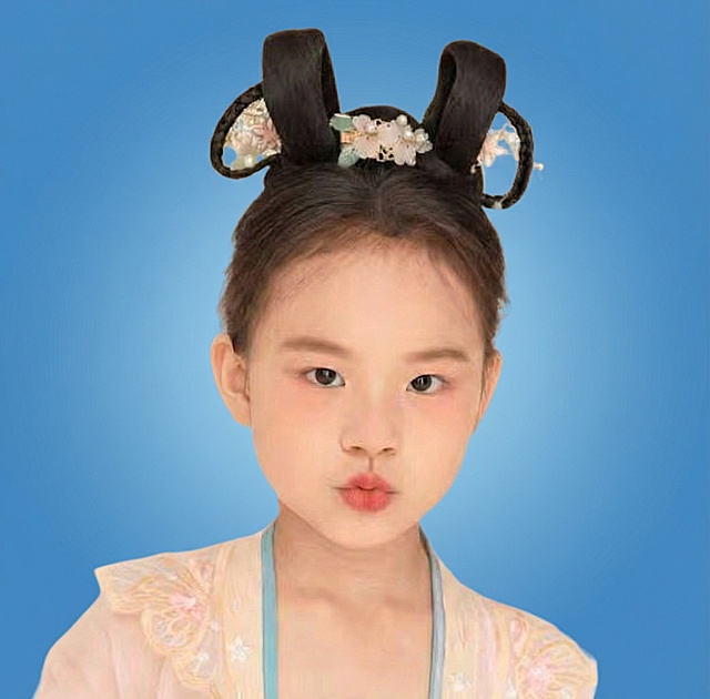 将背景替换为证件照渐变蓝