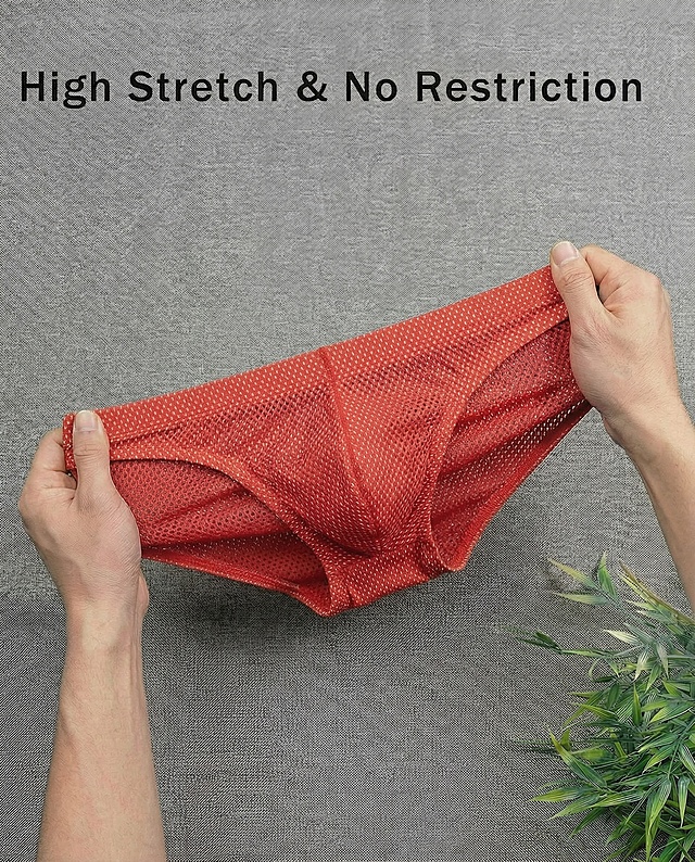 去掉内裤腰头位置的黑色品牌标签，保持周围红色网眼面料纹理一致，整体画面不变，其他内容保留原样