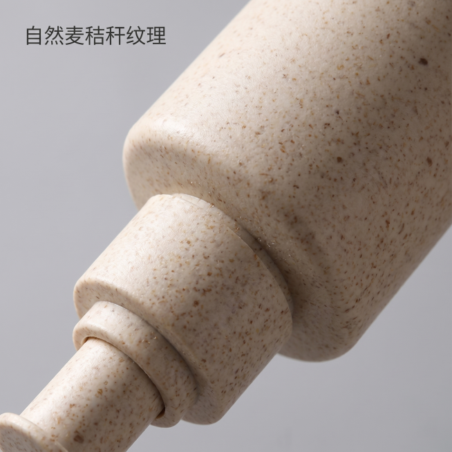 [主图 3] 麦秸秆洗护分装瓶材质细节特写。[氛围风格] 自然质感，真实高级。[画质] 商业摄影质感，超高清特写，细节清晰锐利。[元素] 放大展示瓶身麦秸秆纹理区域，保持原产品材质纹理颜色一致。清晰展预览效果