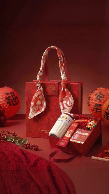 只要产品的场景摄影图，不要文字排版预览效果