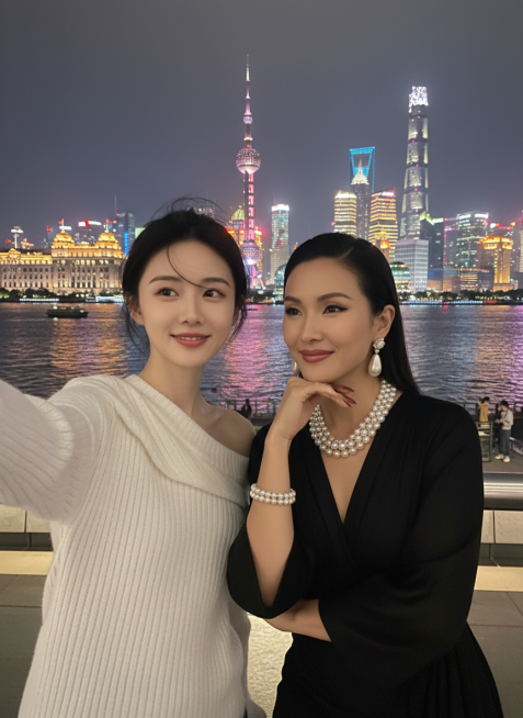 帮图1女生生成一张和图2人物在上海外滩的自拍合照，图2的人物要真实服装不变，图片要求真实感强，细节丰富，一张非常真实的合照预览效果