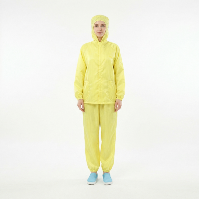 肤色白皙的外国女性穿着这件黄色连帽分体防护服，显示完整的人物头部和身体，保持服装款式和条纹细节不变，添加真实完整的人体模特，高质感，高清商业摄影，纯色背景预览效果