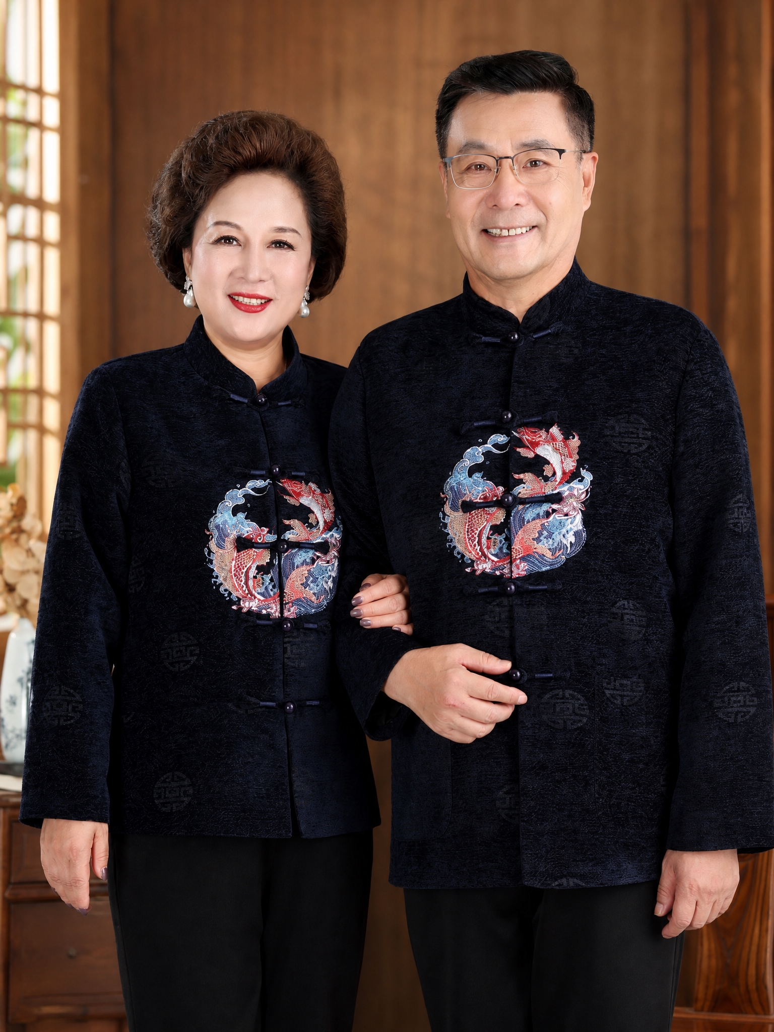基于原图进行构图调整，仅通过裁切和放大实现，不拉伸人物比例。人… - 图片创意预览
