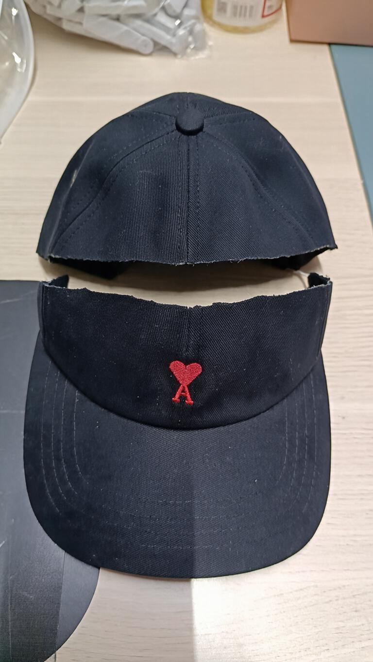 A dark navy six-panel baseball… - 图片创意预览