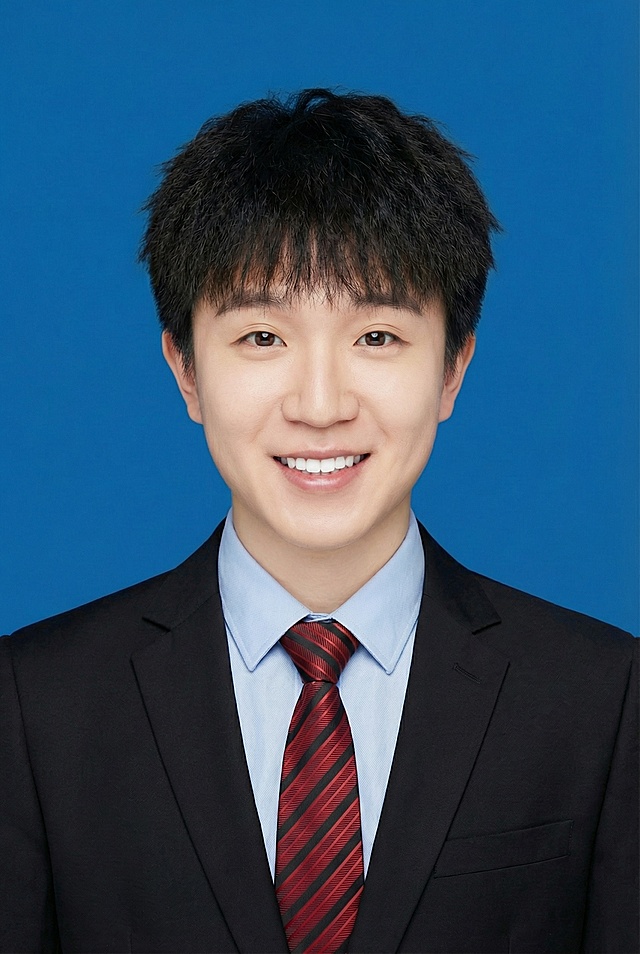 牙齿白一点，皮肤光滑有质感，白一点点