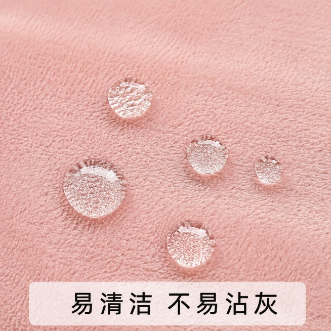 [主图-面料4] 水滴测试展示绒毯拒水性，面料细节近拍，真实呈现。
[氛围风格] 功能展示，突出聚酯纤维面料特性，真实自然。
[画质] 清晰真实商业摄影，水珠效果透亮真实。
[元素] 几颗清澈水珠静置预览效果