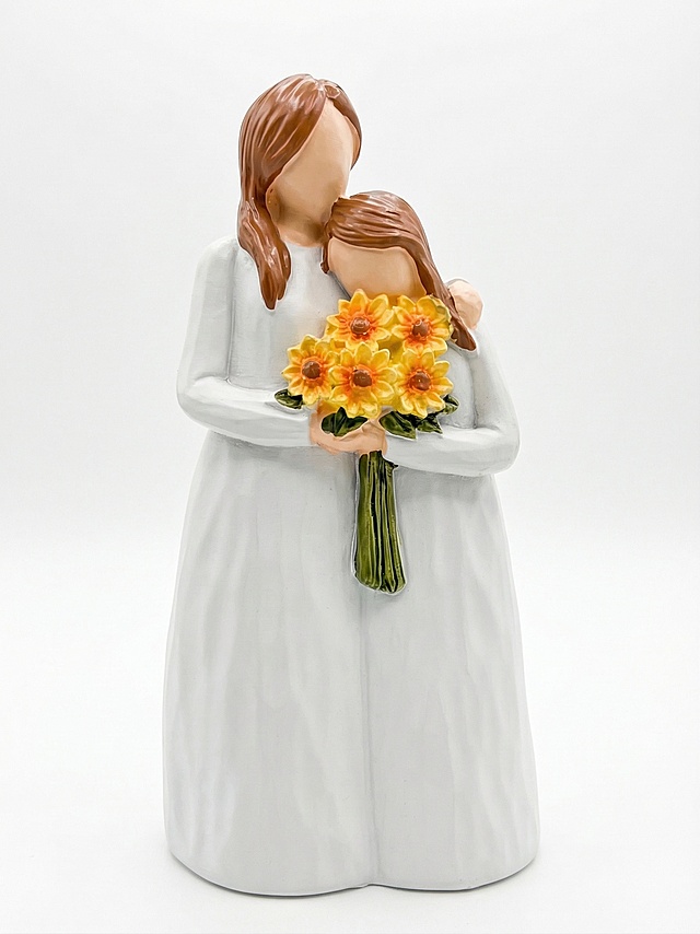 Generate based on the original image, keep the product appearance 100% consistent, pure white background, product centered, product accounts for more than 85% of the picture, no text, no watermark, no logo, keep the original color and material of the product, soft light, clear details