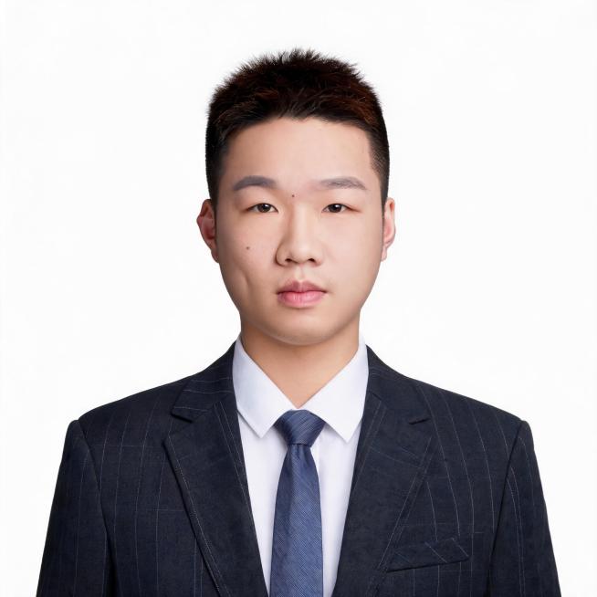 严格保留参考图中人物的五官特征、脸型骨骼、发型基础，不换脸、不变脸，仅优化精神状态；中年亚洲男性，正面免冠标准商务证件照，胸部以上胸像构图，人物居中端正，双肩平齐，平视镜头，表情自然平和，露出双耳与眉预览效果