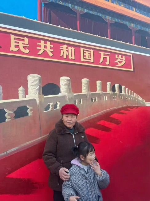 把右下角的人物去掉，其他的不变预览效果