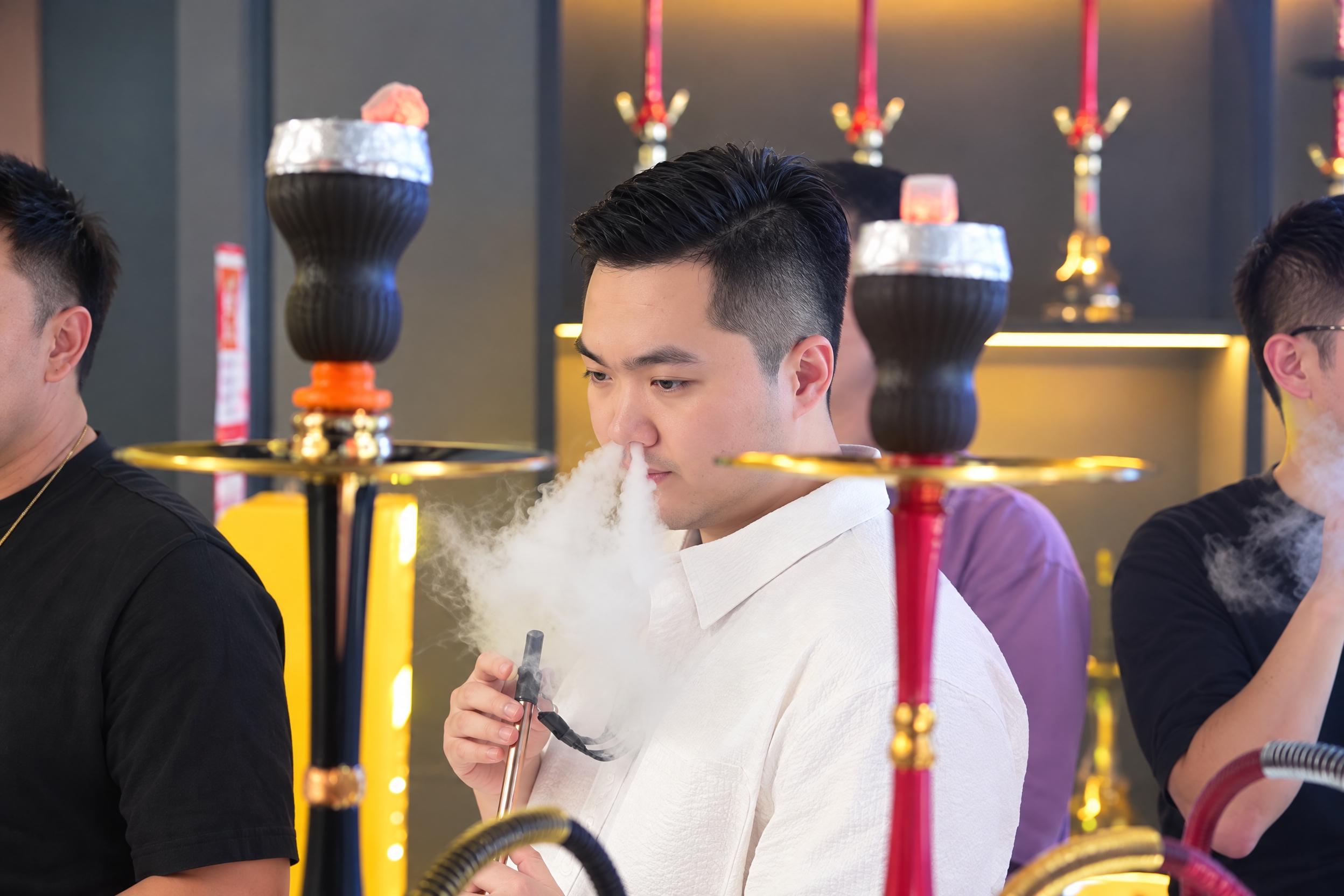 提升整体画质，去除噪点，增强精修质感，保留真实自然的写实质感，… - 图片创意预览