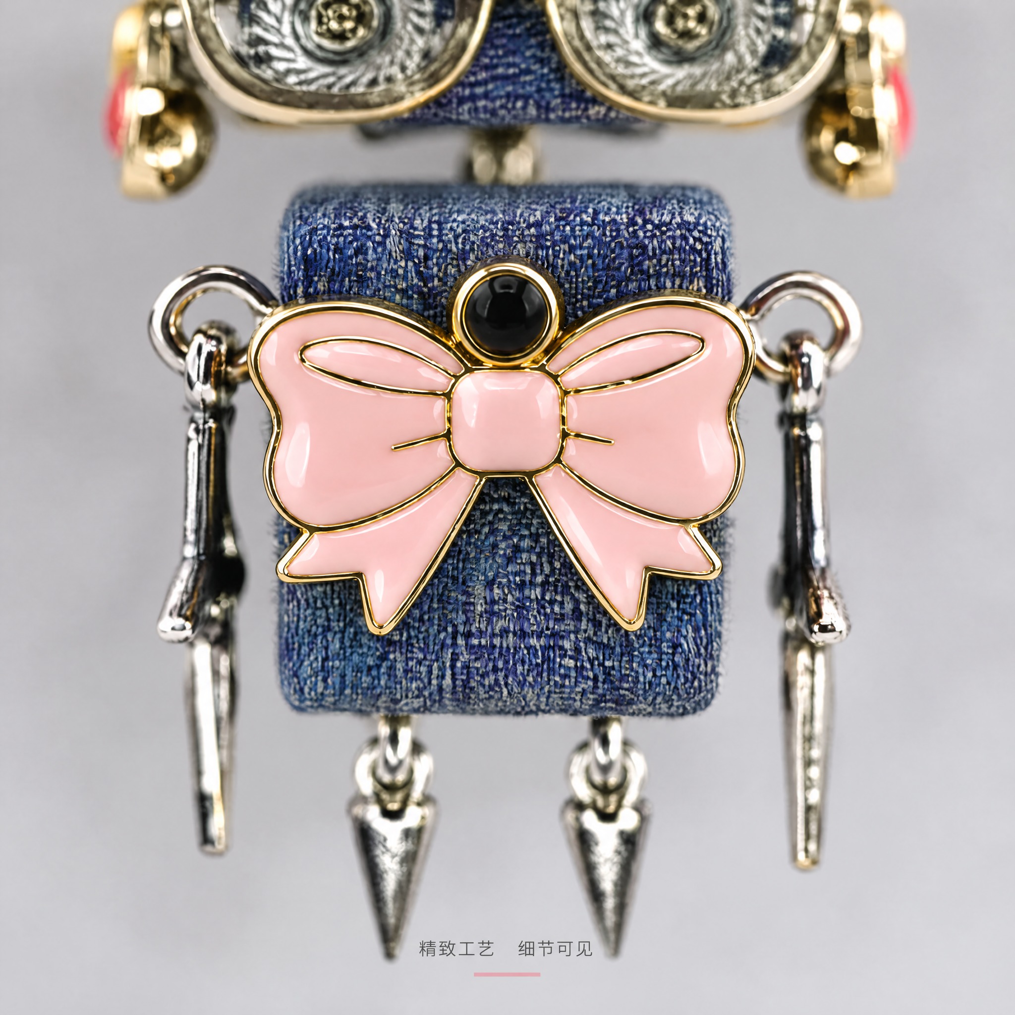 [主图-4] 樱桃蝴蝶结机器人吊坠项链 细节微距展示。 [统一… - 图片创意预览