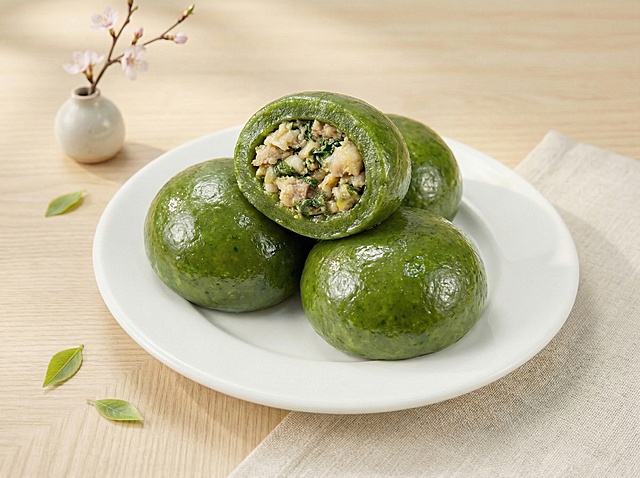 将图中的青团外形调整得更圆润饱满