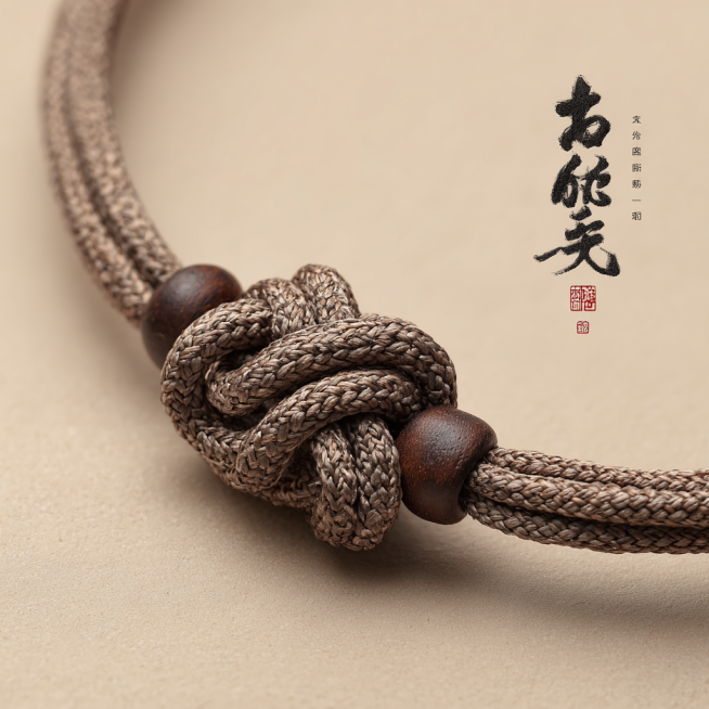 Close-up detail shot of Meilin iron nuclear bracelet spacer and knot, Zen Chinese style, beige pure预览效果