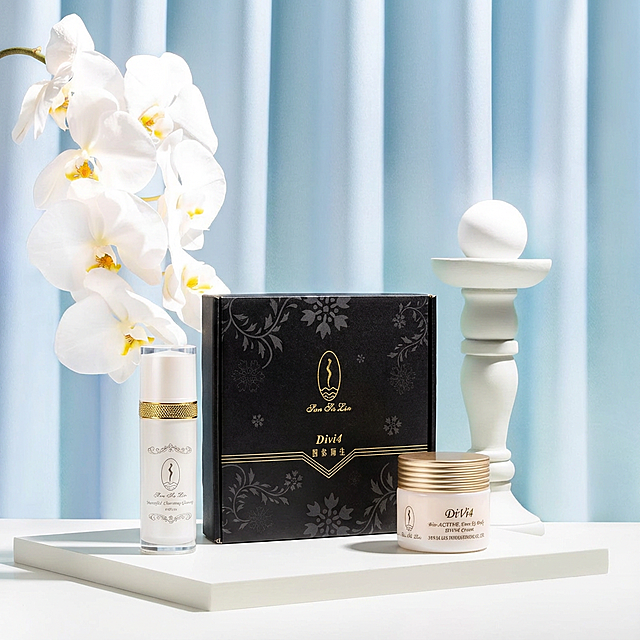 將圖2,3,4中的商品置於圖1相似的場景中，圖片比例1:1，商品主体占比50%