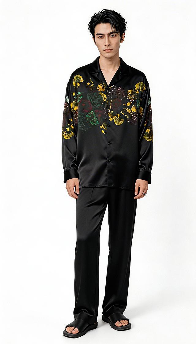 生成图1中人物的全身正脸照，使用纯白背景，写实风格，保留真实的皮肤纹理，人物拥有完美比例身材，给人物换上图2中人物所穿的黑色印花衬衫和黑色丝绸长裤