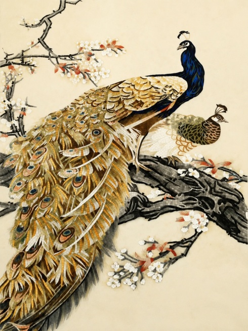 将马赛克剪画图转化为清晰的平面图，保留孔雀梅花的完整构图和色彩，处理细节，让画面清晰平滑，去除马赛克颗粒感，还原画面精致细节预览效果