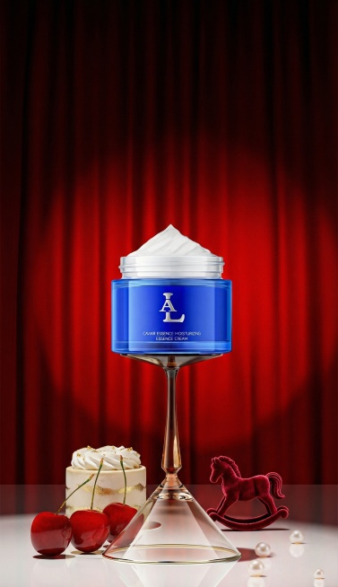 在樱桃的后面加个高度只到脚杯一半的小蛋糕，其余保持不变预览效果