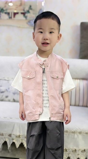 姿势和脸部百分百不变，图片比例改为9比16预览效果