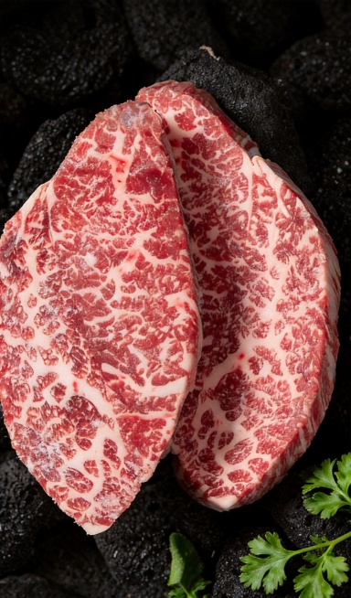 生成精修的电商产品图预览效果