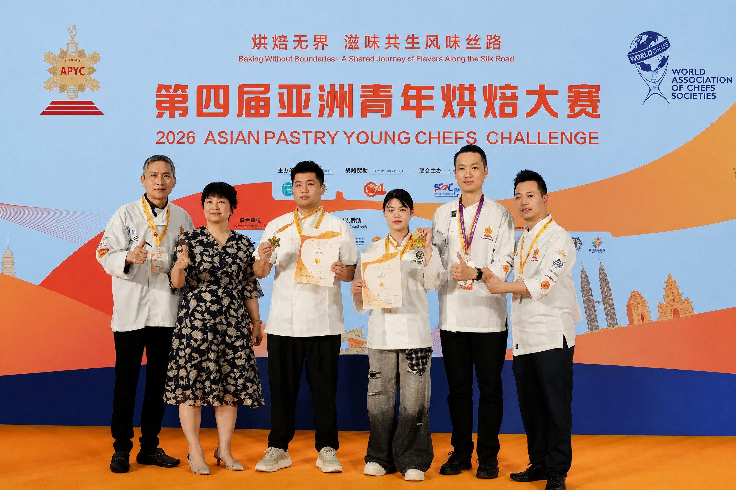 去除图片中的摩尔纹和彩色条纹，修复LED大屏背景的彩纹干扰，保… - 图片创意预览