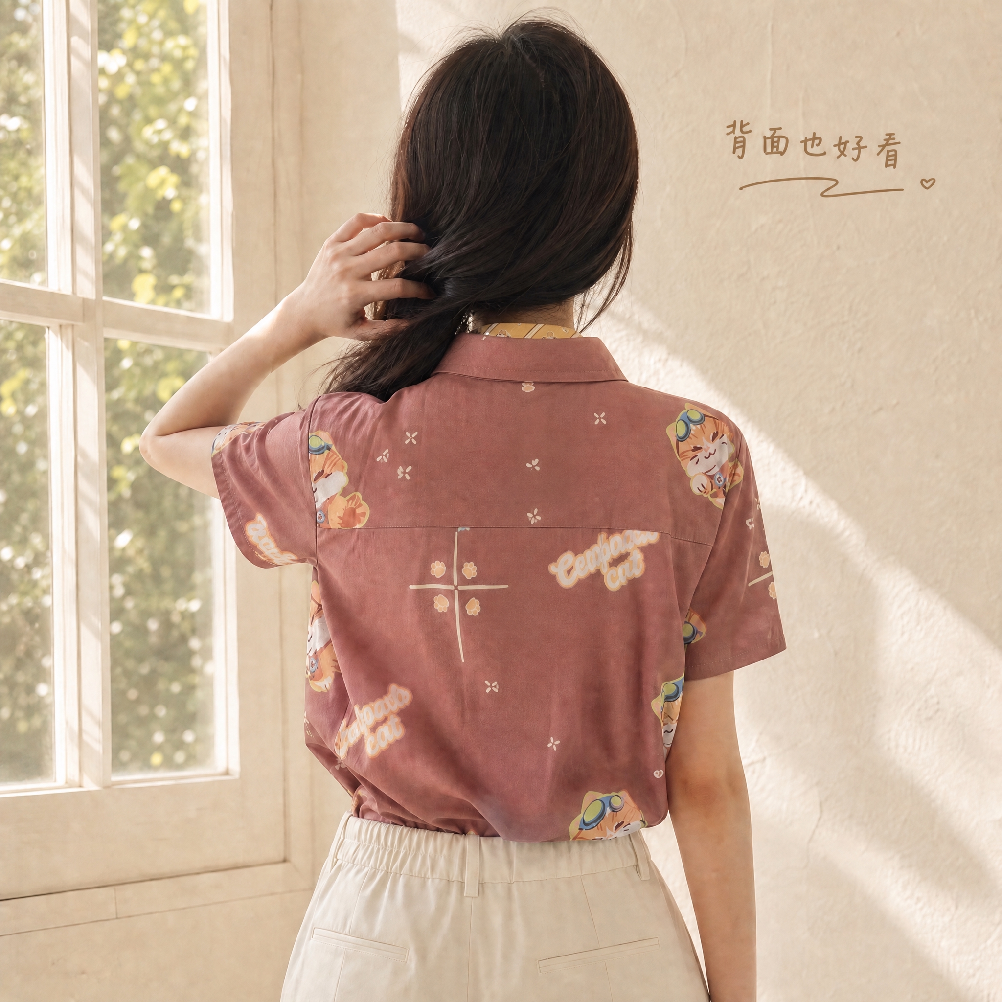 修改这张背面视角图：将领带改为正常佩戴在衬衫正面领口，从背面视… - 图片创意预览