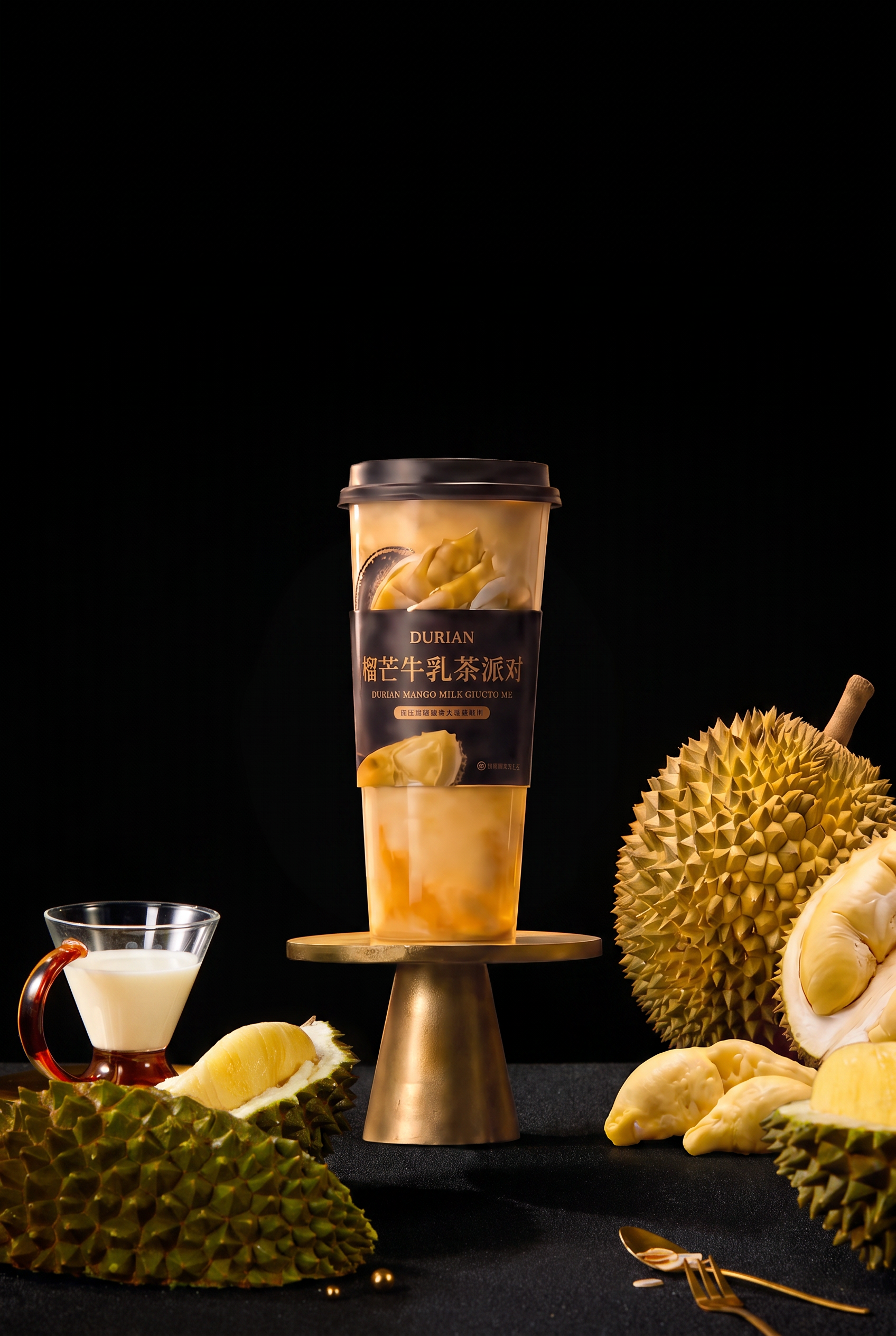 参考第一张图的布景构图和暗调高级美食摄影风格：纯黑色背景，黑色… - 图片创意预览