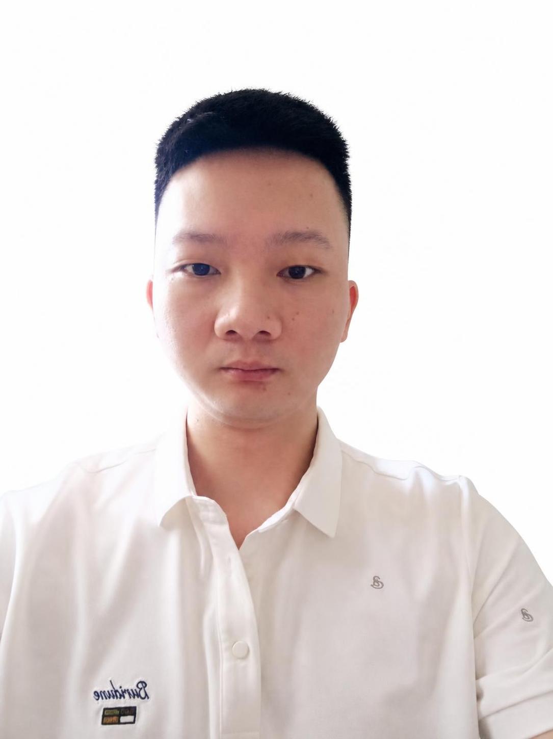 将这张抠好的人像图背景替换为纯白色，人物保持原样不变，边缘自然… - 图片创意预览