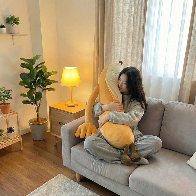 你换了吗，黑色沙发上的人物脸是露出来的，你重新换