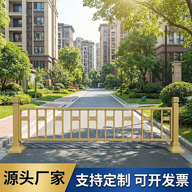 把这张的底部字体，做一个双拼色的背景样式，字体改为左侧“源头厂家”，右边写“支持定制 可开发票”