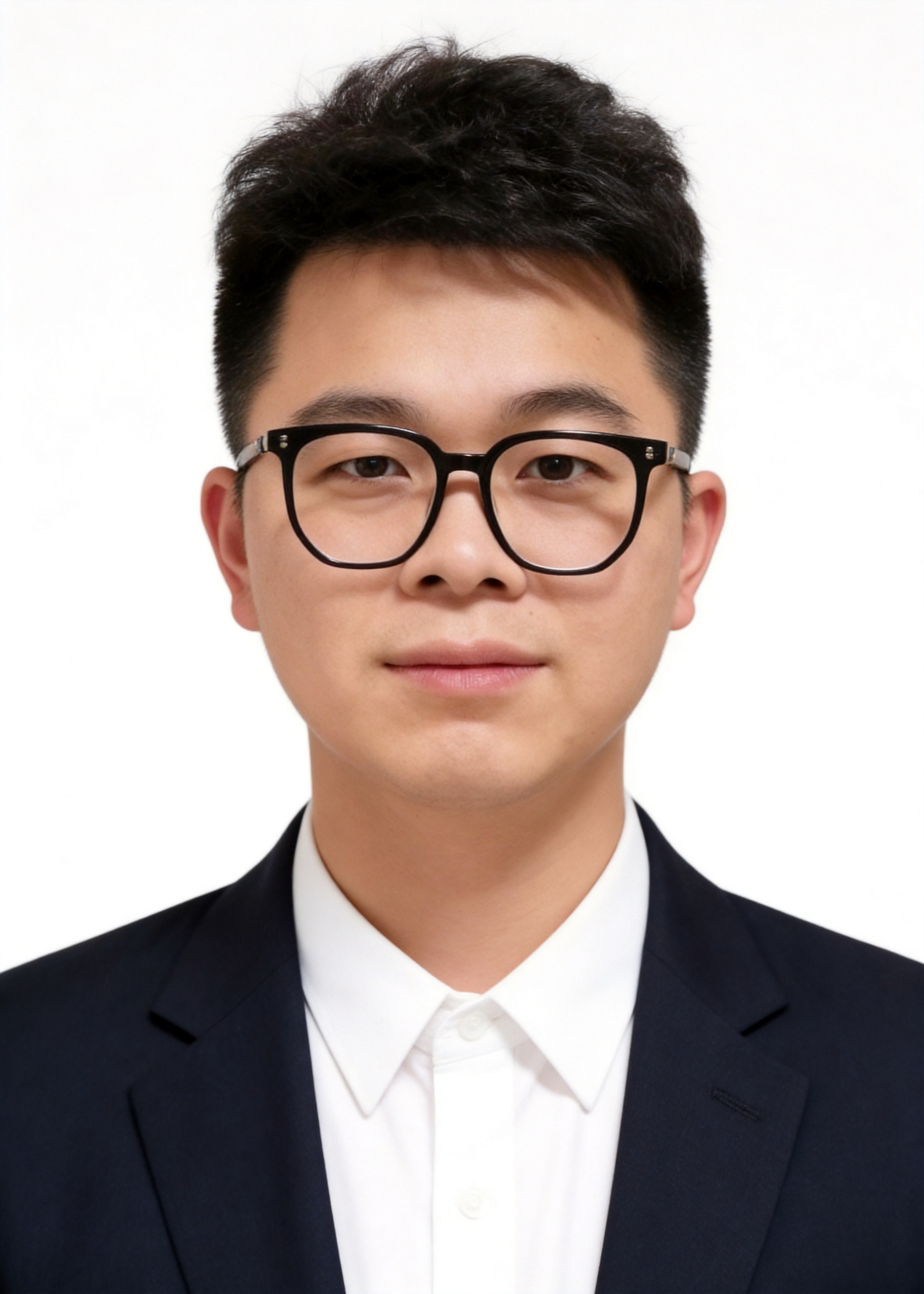 保留第一张图中人物发型、脸型、年龄特征生成标准样式纯正面证件照… - 图片创意预览