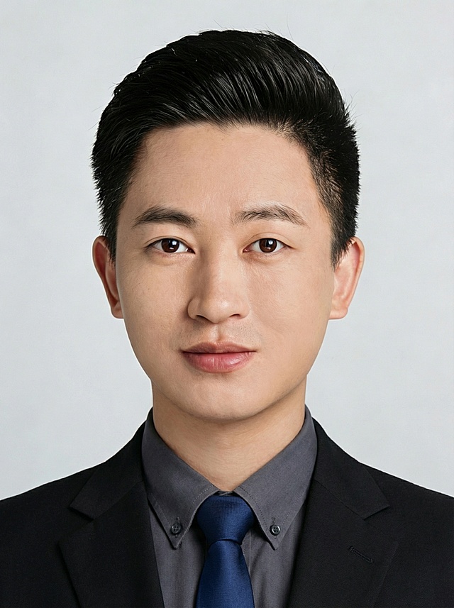 将人物衣着修改为黑色西装，深灰色衬衫，深蓝色领带，保持人物神情、表情及毛发细节不变，符合港澳通行证证件照标准