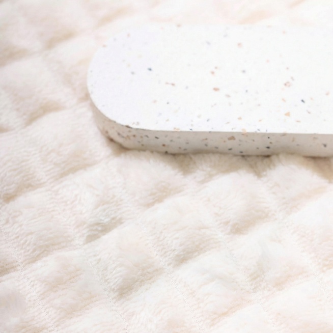 帮我把这张图的背景单独生成出来，产品和字的内容不要预览效果