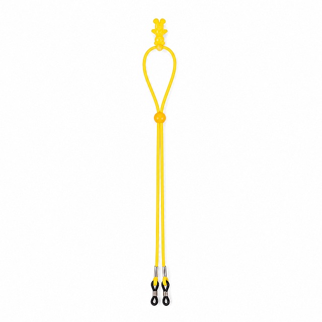 产品精修，以第一张待修图为唯一商品主体与唯一颜色参考，只保留这一件商品，第二张图仅作摆放版式模板（严禁出现其商品、严禁采用其颜色与材质）。产品置于纯白背景上。专业商业棚拍光, 5500K标准中性白光, 轮廓光, 曝光正确, 强烈真实立体感。接地处保留干净浅淡的自然接触阴影, 严禁大片投影、脏灰阴影和悬浮感。主体居中, 商品完整入画不裁切, 商品外轮廓视觉体量约画面60%-80%, 四边均匀留白约10%-20%, 严禁满幅铺满与贴边顶满。极致超清画质, 细节清晰锐利, 4K分辨率, 商业级实拍质感, 保留原图真实材质与结构细节。明显提升商品表面洁净度, 清除灰尘、污渍、指纹、油污、胶痕、黑点和杂色颗粒, 修复划痕磨损、绳股毛刺起球、金属套管黑灰暗沉与铁环脏旧痕迹, 清除底纹、脏点、水印、文字残留和非商品自带标识, 让商品从脏旧发闷变为干净可售卖的新品状态。锁定原图商品颜色, 颜色以第一张图输入为唯一参考, 分段部件颜色边界按原图锁定, 严禁改变商品颜色、严禁偏色发灰。锁定原图商品轮廓、件数、部件位置、连接关系、标签文字和可见功能细节, 只做精修不重绘结构; 将摆放方式严格调整为与模板图完全一致: 顶部造型珠单个正立居中、正面朝前、朝向统一朝上, 珠下方绳结收紧整齐; 上部挂绳形成规整饱满对称的环形圈, 无扭曲变形; 中部滑动圆珠位于正中央、正面朝向、位置与模板一致; 两根绳身捋顺, 笔直平行垂直向下、间距均匀一致, 无交叉、无缠绕、无打结、无波浪和多余弯折; 末端两只银色金属套管高度对齐、水平一致、粗细长度相同; 最下方两个黑色铁环/眼镜绳套大小、开口方向和朝向完全一致、左右对称, 与金属套管的连接方式相同; 锁定扣件、金属套管、铁环、造型珠等敏感细节的颜色、材质、形状、位置、数量和连接关系; 长条/带状主体按原图长宽比例、总长度、宽度、端点位置、上下露出长度和主体与配件比例锁定, 构图只允许整体缩放与居中, 禁止压缩、拉伸、截短、补长或重排主体。绳身区域: 布艺/纺织质感自然, 织纹方向清晰, 纤维层次真实; 金属套管与铁环区域: 光面金属质感按原图锁定, 高光边线清晰, 反射干净但不过度镜面化; 造型珠与绳套扣件区域: 哑光/半哑光塑料质感, 柔和漫反射, 低高光。正视图, 标准透视校正, 正常透视焦段, 保持同类机位。比例1:1。