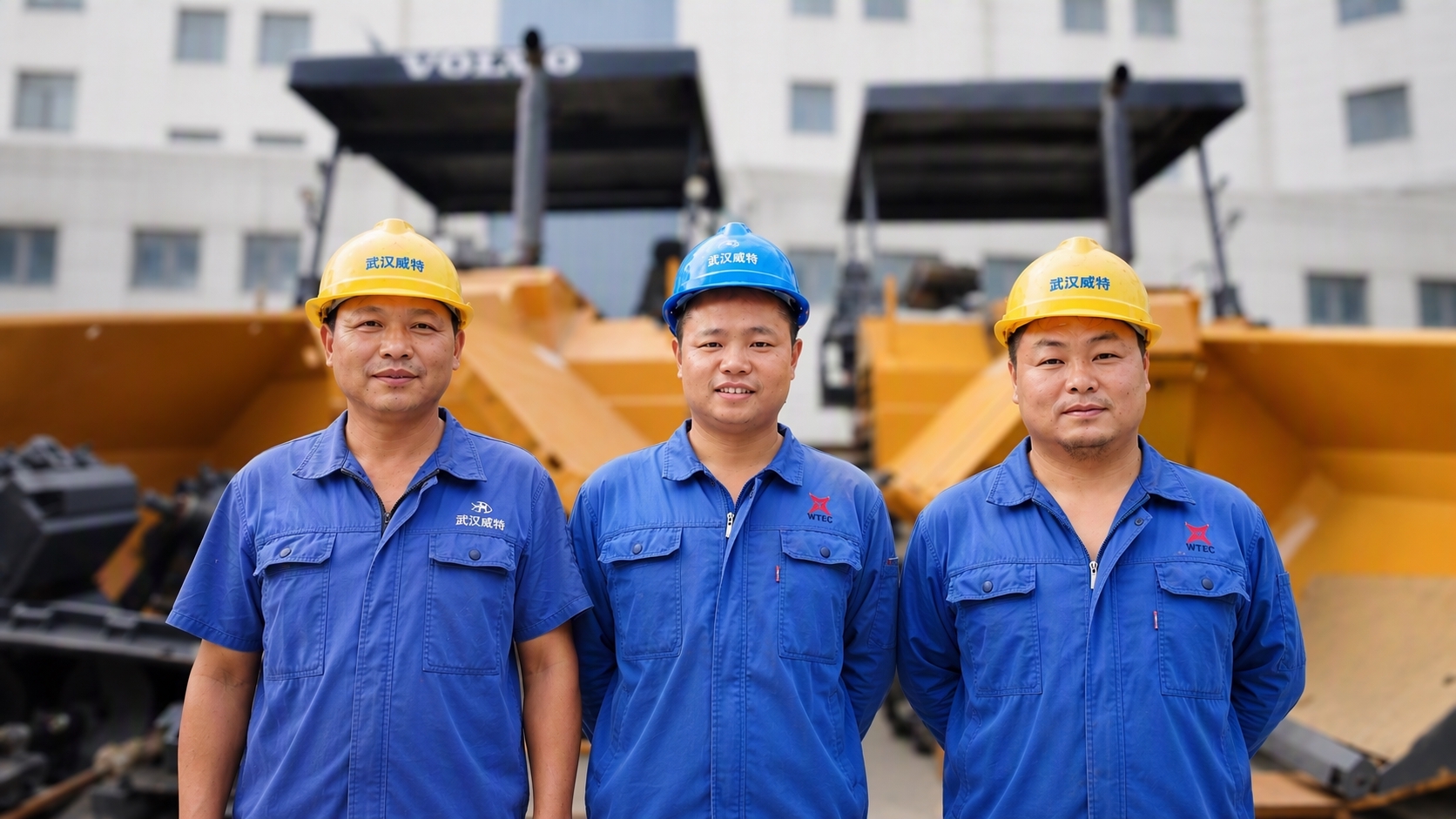 1. 背景适度虚化：轻微虚化背景的VOLVO工程机械设备和白色… - 图片创意预览