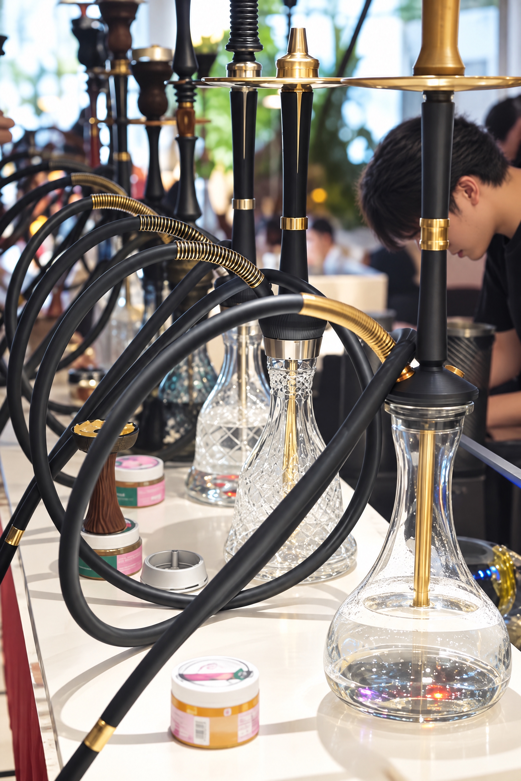 提升整体画质，去除噪点，增强精修质感，保留真实自然的写实质感，… - 图片创意预览