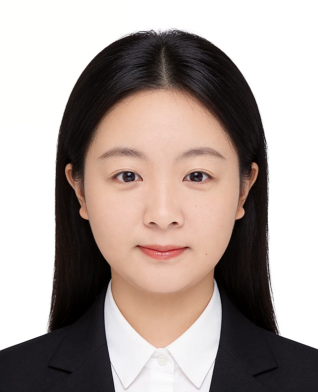 保留第一张图中人物脸型,年龄特征生成标准样式纯正面证件照;保留人物原有五官特征,修改为柔顺黑色长直发,长度过肩,发型自然整洁;人物主体严格居中,头部大小与位置严格对齐第二张图,双肩水平平衡,面部中轴线对齐画面中心,正视前方;标准证件照构图,人物绝对居中;头顶上方距离上边缘高度10%,下巴距离画面下边缘高度30%,人物主体占比约68%;肩部平展与画面水平轴平行;头部占比严格对齐第二张图;标准焦段50mm,纯正面,入境范围头部至胸部以上区域,F/4光圈(兼容F/2.8-F/4区间),平视视角(镜头与人物视线完全齐平),正视视图;人物绝对居中(居中构图),位于画面中心;严格限定标准证件照规格;提亮肤色,消除暗沉,清透裸妆,隐形毛孔,均匀肤色,唇色自然提亮;肤色白皙细腻,轻透裸妆+微微提亮;底妆轻薄服帖;淡妆:极细内眼线,唇色微微润泽;眼神澄澈,看向镜头,气质自信,嘴角微微上扬表情自然;耳廓可见度一致;肩部平展,肩线与画面水平轴平行;头肩比例协调呈现;免冠,不戴帽子,无头饰,无发带;不戴眼镜,无胡子,保留面部痣,柔和正面顺光均匀柔光,面部明亮无硬影,背景均匀提亮,画质清晰,零噪点降噪;面部清晰;背景亮度均匀统一;高清锐利画质,细节清晰可见;零噪点处理;色彩还原自然,均匀柔和布光,无明显阴影,面部光影干净,柔光正面打光,自然光影过渡,皮肤质感细腻,哑光质感;双耳对称露出,双肩水平且平衡,头部占比严格对齐垫图,禁止大头照(画面铺满画布,无边框留白);专业证件照质感,高清人像质感,细腻皮肤纹理,严格按照要求修改为长发,分辨率4K,年轻亚洲女性,身着黑色西装外套,内搭白色翻领衬衫;不戴帽子,无头饰,不戴眼镜,无胡子,保留面部痣;极简纯色白色背景,背景亮度均匀且统一(哑光质感),生成像素密度300dpi,输出格式为JPG/JPEG,禁止裁切头顶,禁止额头被截,禁止超大头,禁止主体溢出画面,禁止偏头/倾斜,头顶上边距8-10%,头部高度60-68%,双眼高度56-58%,严格对齐第二张垫图,画面比例5:7